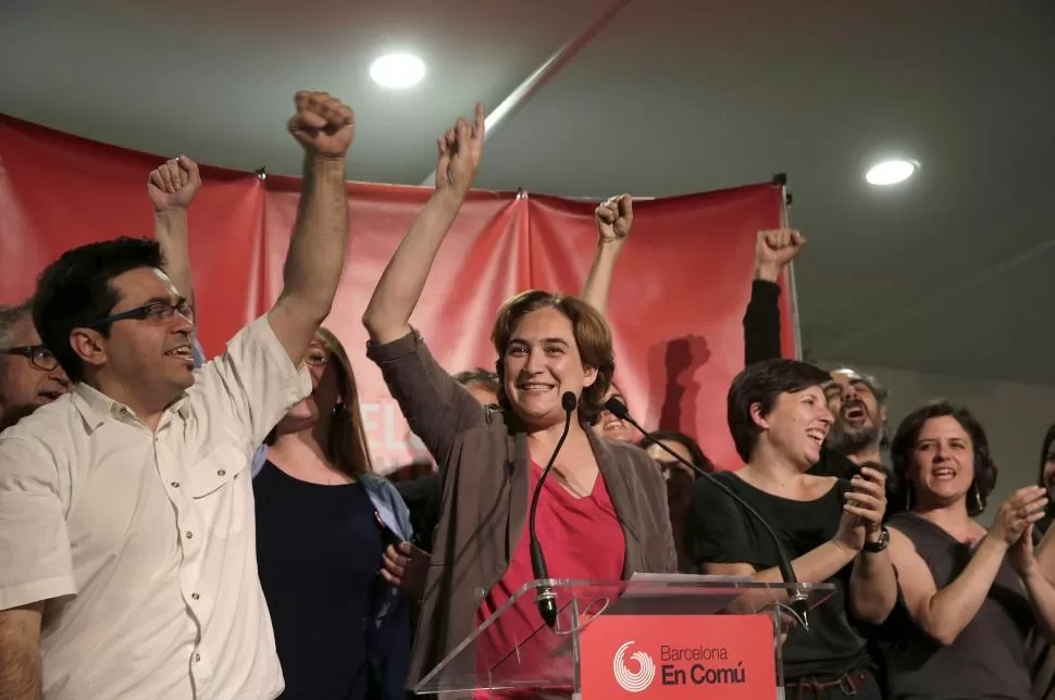EL CAMBIO. Ada Colau lideró primero el movimiento de los desahuciados y ahora será alcaldesa de Barcelona. telam