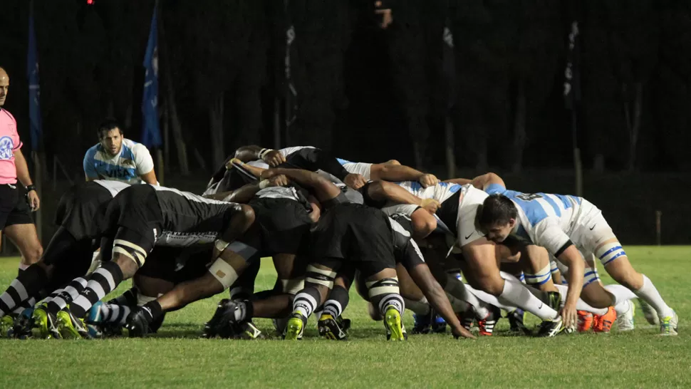 POR POCO. Los argentinos se quedaron con las manos vacías en los últimos minutos del encuentro. FOTO PRENSA UAR