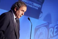 Platini, presidente de la UEFA, le pidió la renuncia a Blatter