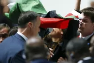 Dos activistas a favor de Palestina protestaron a los gritos en el congreso de la FIFA