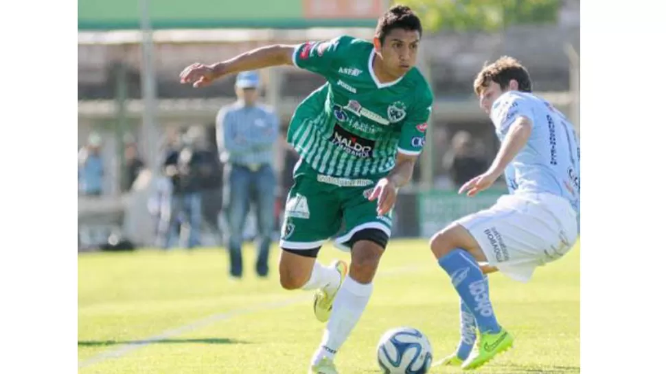 POR TODO. Gervasio Núñez quiere goles para Sarmiento. (FOTO LA CAPITAL)