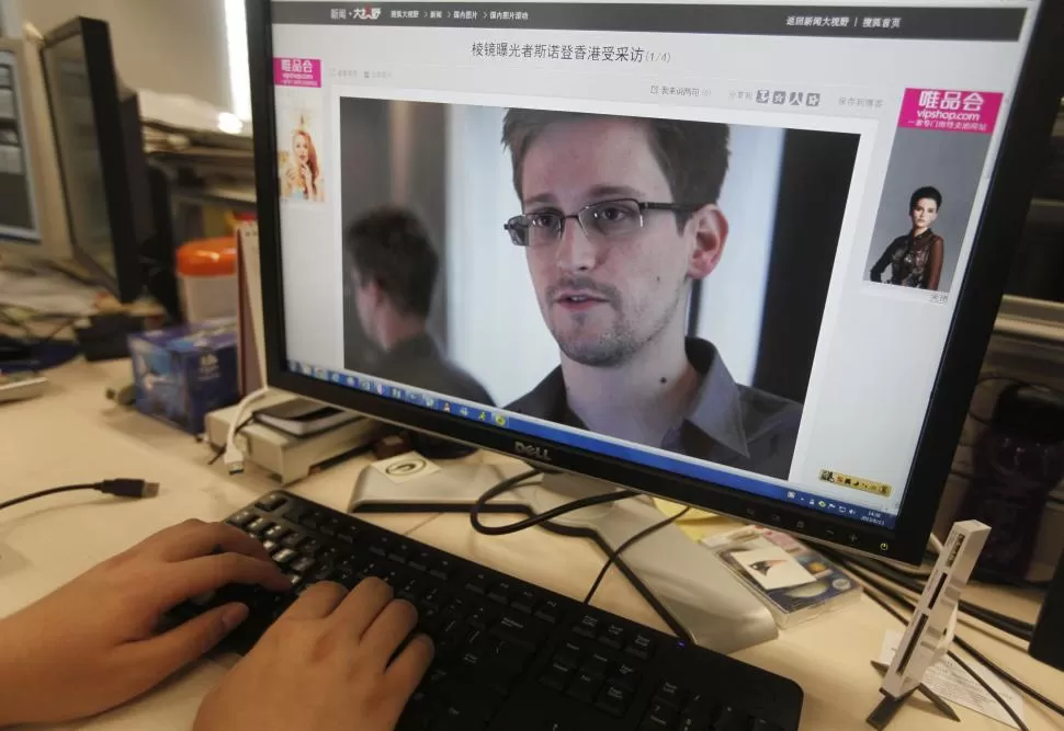 ANALISTA. Edward Snowden trabajó para la CIA; reveló la red de vigilancia informática y se refugió en Rusia. REUTERS