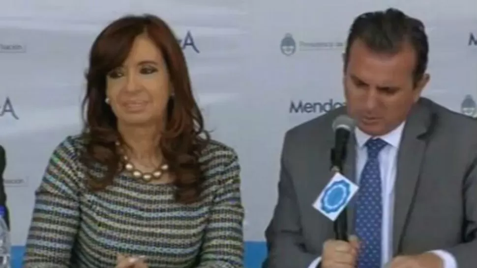 JUNTOS. Cristina junto al gobernador Paco Pérez. CAPTURA DE VIDEO