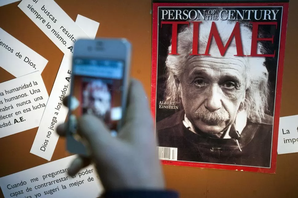 INSPIRADOS. Einstein, el “Personaje del siglo”, inspira a los estudiantes. la gaceta / foto de diego aráoz