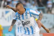 Garnier, enojado con el resultado, golpeó el banco de suplentes