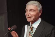 Despiden los restos de Romay en el Teatro Nacional