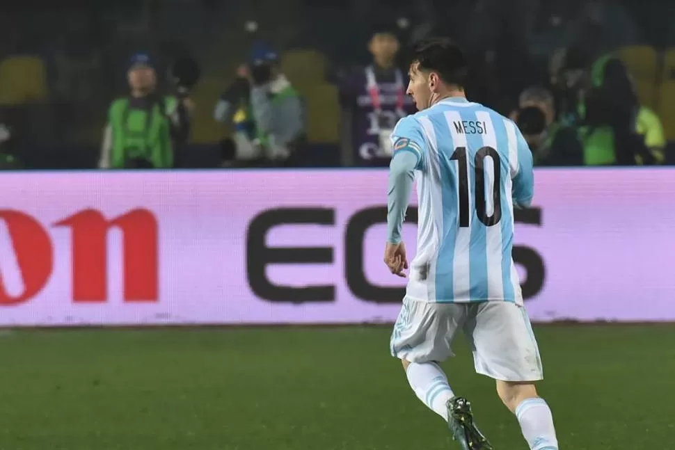 Messi emuló ante Paraguay la jugada de los 'Supercampeones'