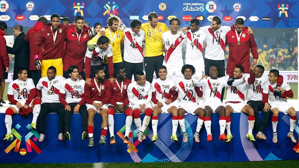 EN EL PODIO. Perú celebró una gran Copa América. (EFE)