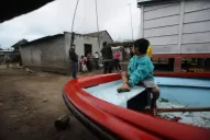 Cruzaron a pie el río cuando el ómnibus dejó de pasar