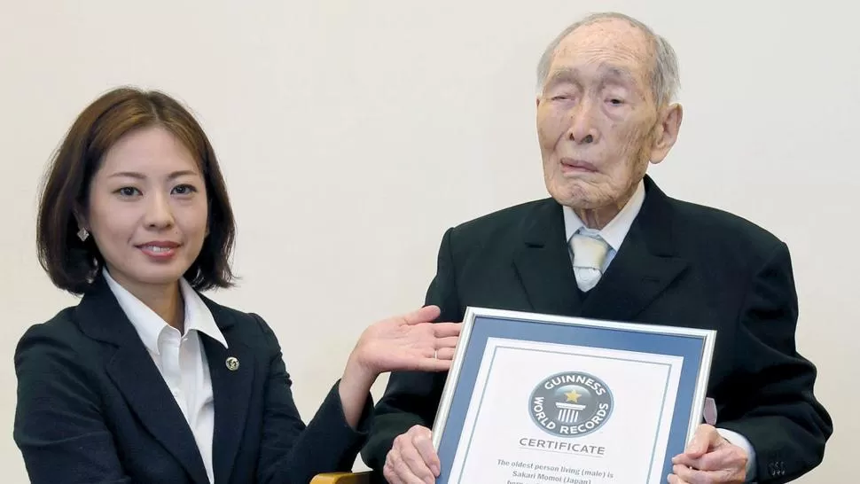 CORTO REINADO. El japonés fue durante nueve meses el hombre más longevo en el libro de los Records Guinness. REUTERS