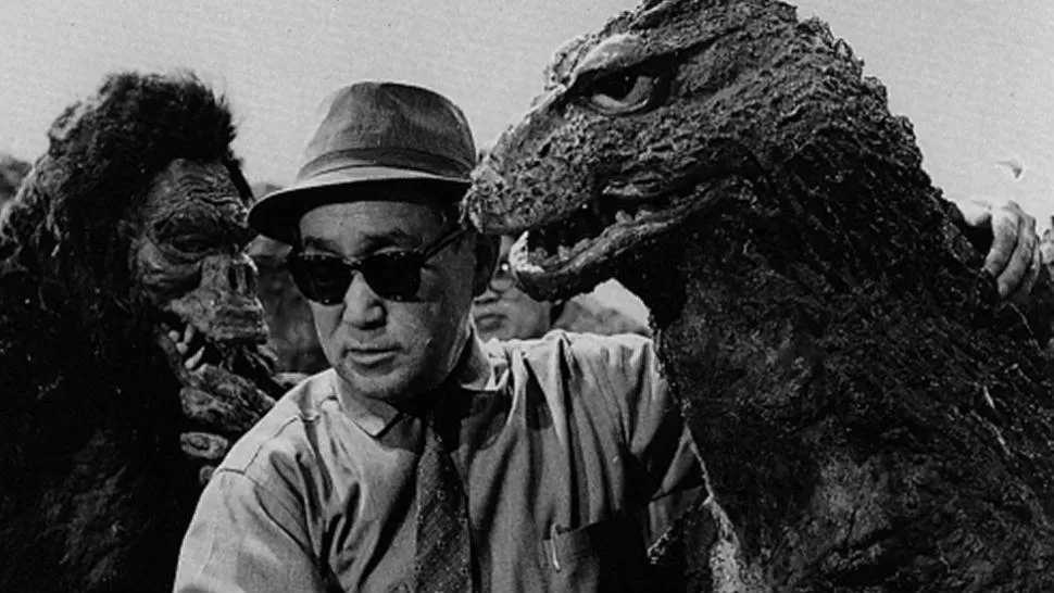 EL MEJOR. El experto en efectos especiales fue el encargado de darle vida a Godzilla, utilizando una innovadora y efectiva técnica que consistía, sencillamente, en disfrazar de inmenso dinosaurio marino a un actor.