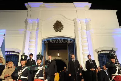 Cientos de tucumanos cantaron el Himno en la Casa Histórica
