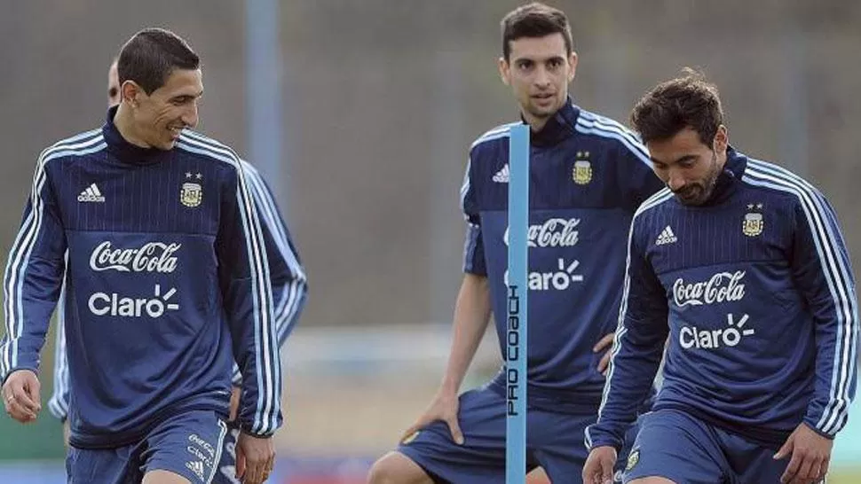 ¿LOS VOLVERÁ A VER? Como en la Selección Argentina, Di María podría compartir equipo con Lavezzi y Pastore en PSG. (ARCHIVO)