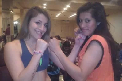 Las damas tiñen de rosa la catedral tucumana