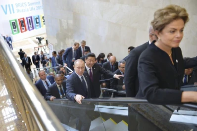 Rousseff asegura que persiste la crisis económica internacional