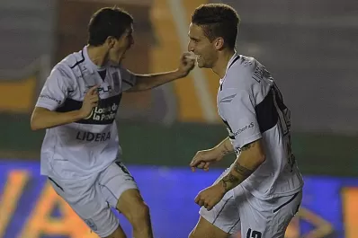 Gimnasia intentó más y venció a Arsenal sobre la hora