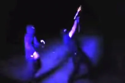 Escándalo por un video que muestra a policías bailando Nene Malo y disparando al aire