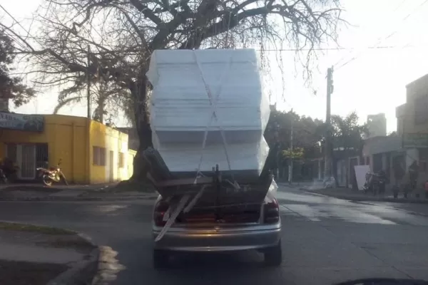 Usó su auto como flete por La Ciudadela