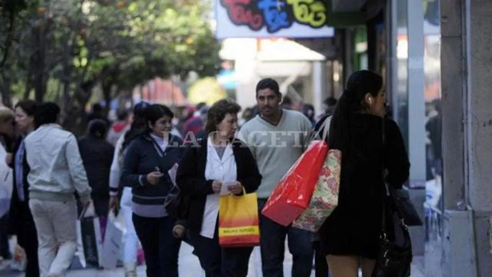 PERCEPCIÓN. Ocho de cada 10 argentinos se considera de clase media, según la consultora W. LA GACETA / ARCHIVO