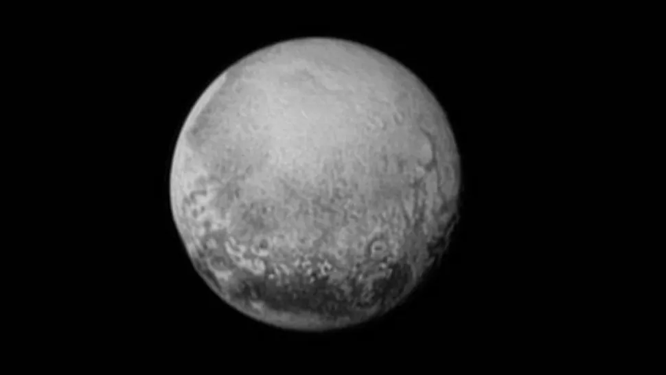 Así se ve plutón, según la imagen que registrón la sonda New Horizons el sábado pasado. NASA
