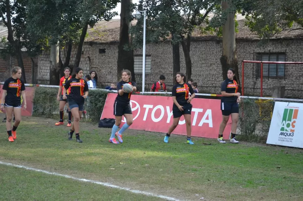 JUVENILES. Las prácticas son martes y jueves, a las 20, y sábados, a las 10. prensa urt