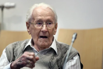 El contador de Auschwitz fue condenado a cuatro años de cárcel por la complicidad en 300.000 muertes.