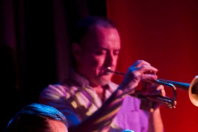 Leo Deza presenta disco y sello