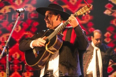 El Chaqueño Palavecino fue ovacionado por una multitud en la Fiesta del Poncho