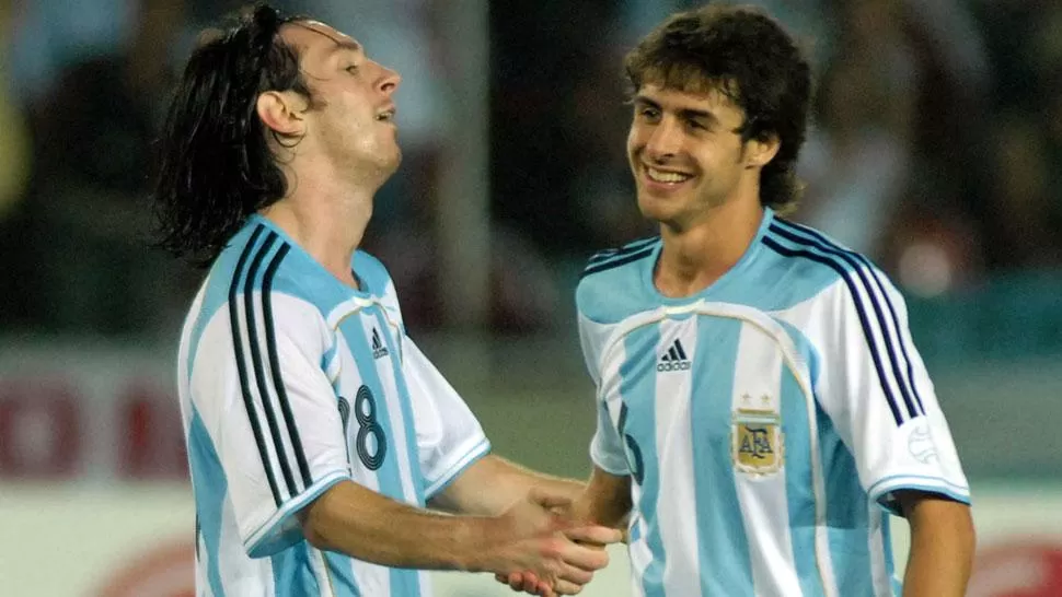 SON AMIGOS. Messi y Aimar. (ARCHIVO)