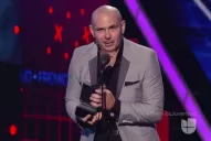 Pitbull advierte a Donald Trump que se cuide del Chapo Guzmán