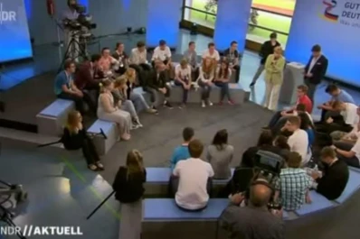Merkel hace llorar en vivo a una niña palestina que quería estudiar en Alemania