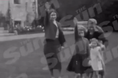 Polémica en Reino Unido por el saludo nazi de la reina Isabel II