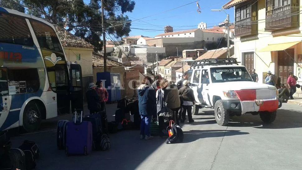 A CONTINUAR VIAJE. Los tucumanos ya está en La Paz y continuarán viaje hacia Machu Pichu. FOTO ENVIADA POR WHATSAPP