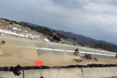 Impactante: fallecen dos motociclistas por un accidente en medio de la carrera