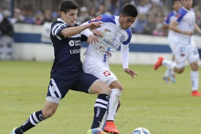 El Lobo mordió al final y venció a Godoy Cruz
