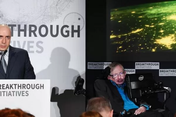 Stephen Hawking lanza un ambicioso plan para encontrar vida extraterrestre