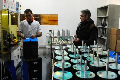 Roban la fábrica de CDs y DVDs más grande del país