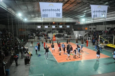 Una noche con estrellas y cancha nueva en Monteros