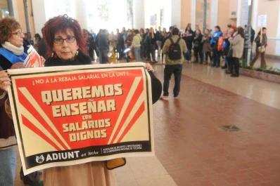 Conflicto de la UNT: Trabajo dictó la conciliación obligatoria pero Adiunt no la acatará