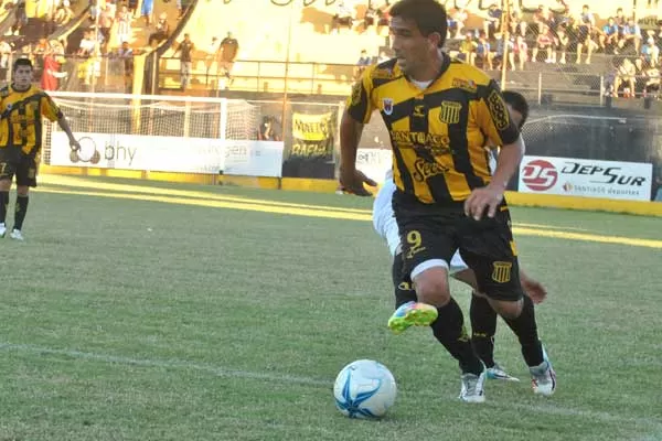 VIGENTE. A los 41 años, Mariano Campodónico juega en Mitre de Santiago del Estero y volverá el sábado a La Ciudadela. LA GACETA