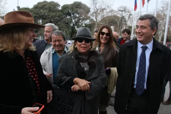 Carrió se disculpa, pero insiste conque “Scioli no tiene dignidad”