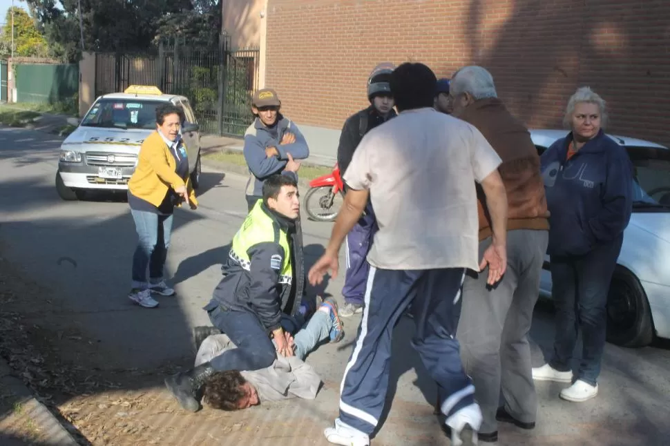 Con hierros, quisieron quedarse con un celular