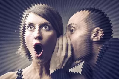 De la botella de un gobernador al video de WhatsApp