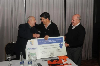 A falta de una, bienvenida las dos