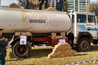 Secuestran más de 5.000 kilos de marihuana ocultos en un camión cisterna