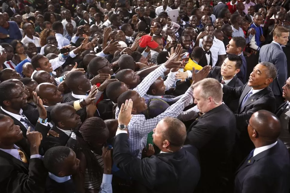 UNA MULTITUD. Obama habló ayer ante unas 6.000 personas en un estadio ubicado en las afueras de Nairobi. reuters