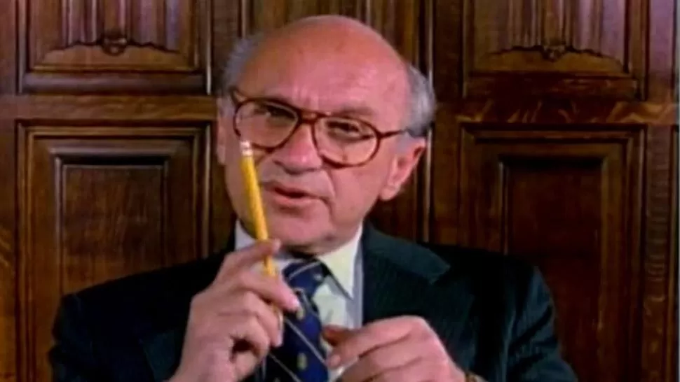 LIBERAL. Milton Friedman era un economista defensor de la doctrina sobre el libre mercado. FOTO TOMADA DE NEOGAF.COM