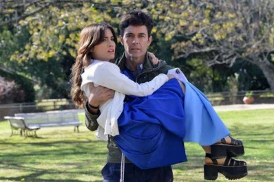 Esperanza Mía: así se filmó el beso entre Lali Espósito y Mariano Martínez