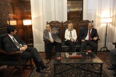 “El peronismo que ofrece Scioli está lleno de villas miseria”