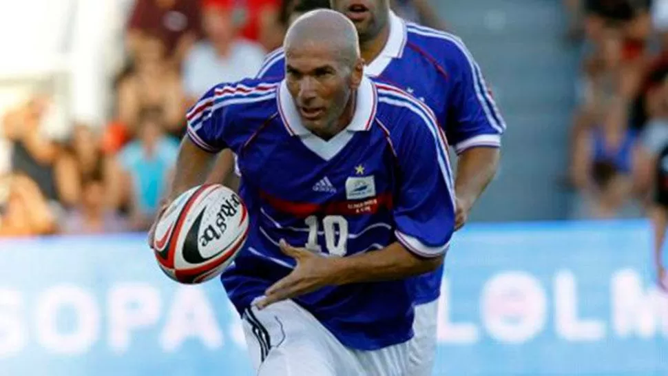 Zidane también se luce con la ovalada
